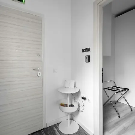 M&f Luxury Est. 2019 / F Apartment